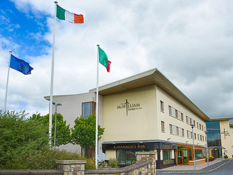 Mcwilliam Park Hotel Claremorris Eksteriør billede